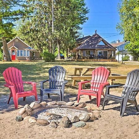 Quaint Studio With Shared Beach Walk To Suttons Bay Exterior photo