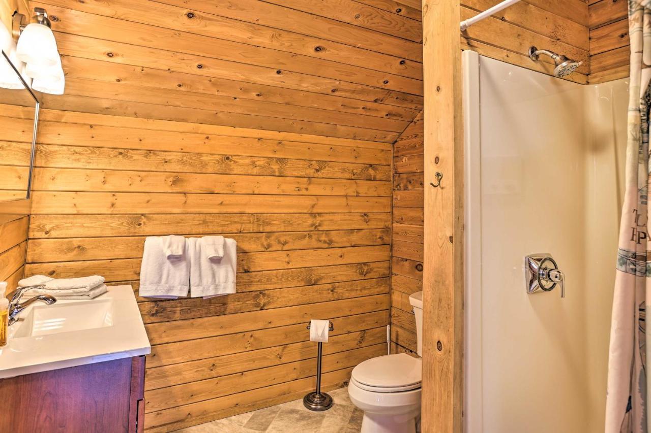 Quaint Studio With Shared Beach Walk To Suttons Bay Exterior photo