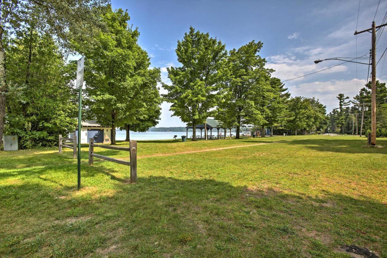 Quaint Studio With Shared Beach Walk To Suttons Bay Exterior photo